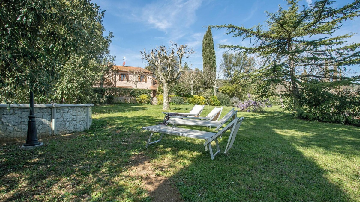 Roccastrada Villa | Pet-Friendly Finca 'Flores' with Mountain View, Shared Pool & Wi-Fi