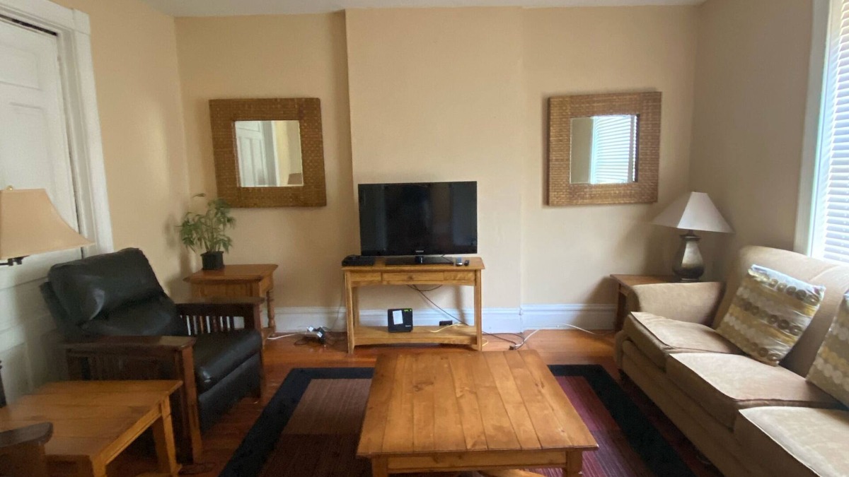 Benton Park House | Pet Friendly First Floor 2 Bedroom Apartment