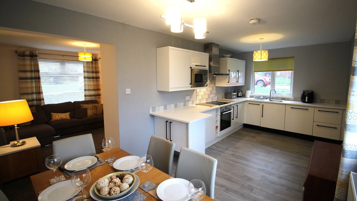 Rowlands Gill House | Pet Friendly & Garden- Sleeps 6- Fully Refurbished