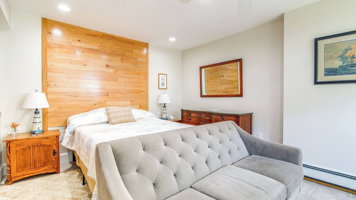 Minot Apartment | Pet-Friendly Garden Studio ~ 25 Mi to Boston!