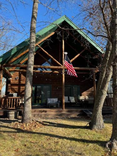 Garrison House | Pet-Friendly Garrison Retreat