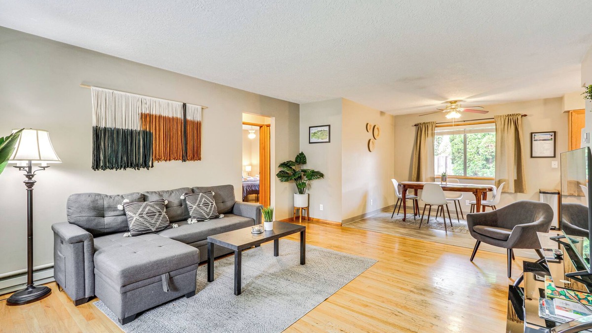 Forest Grove House | Pet-Friendly Gem w/Ping-Pong Table in Oregon!