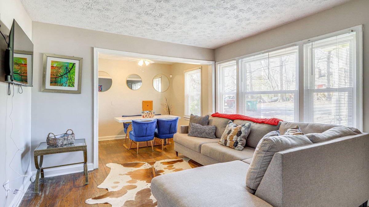 Forest Park House | Pet-Friendly Georgia Retreat w/Fire Pit & Porch!