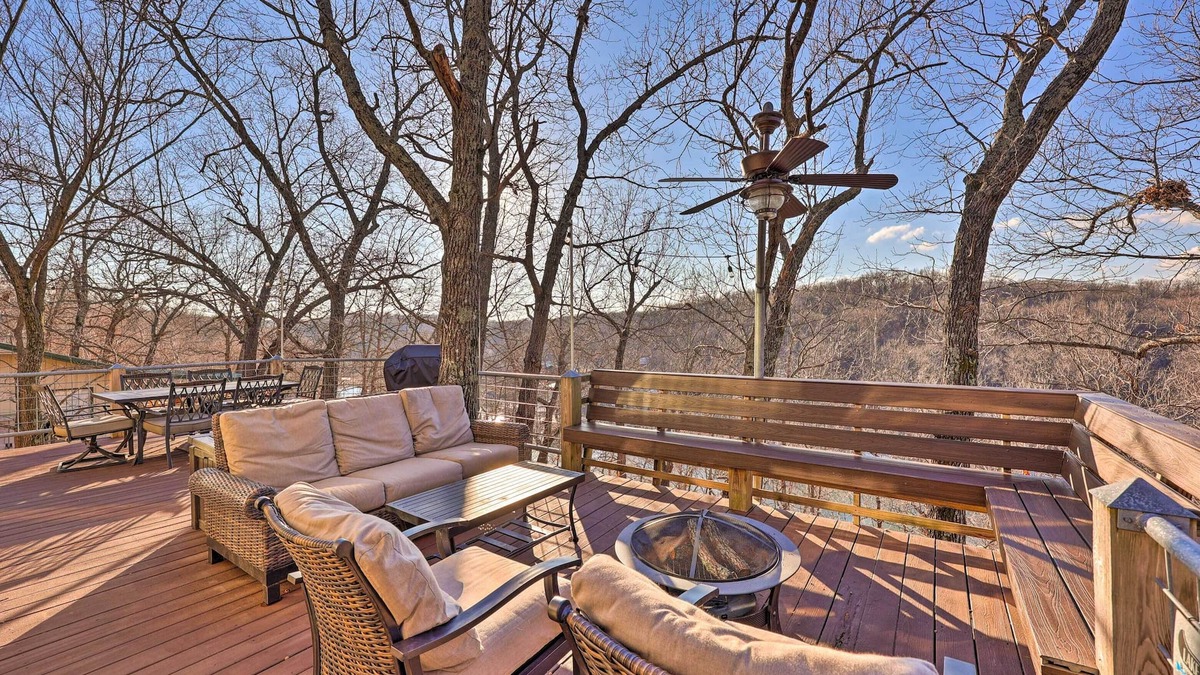 Eucha House | Pet-Friendly Grand Lake House w/Dock & Kayaks!