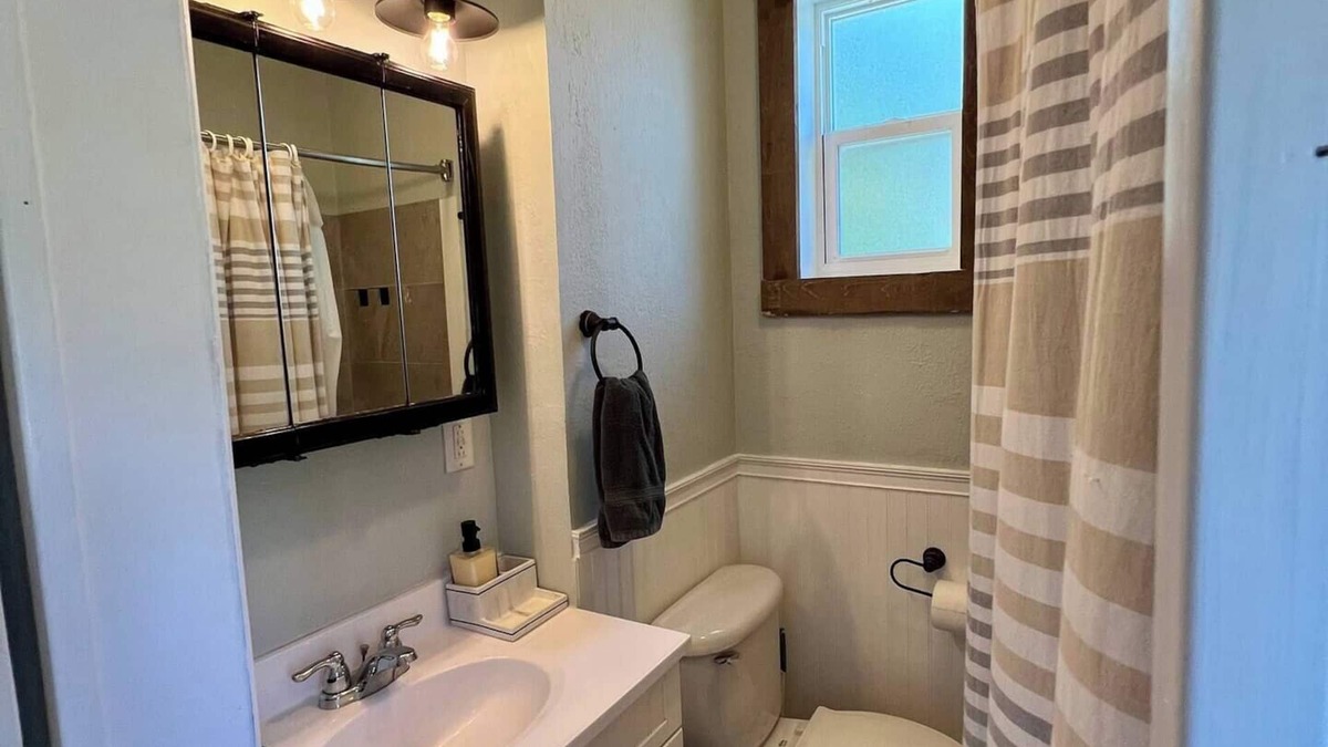 Melbourne Apartment | Pet Friendly Guesthouse Near the Beach/Downtown