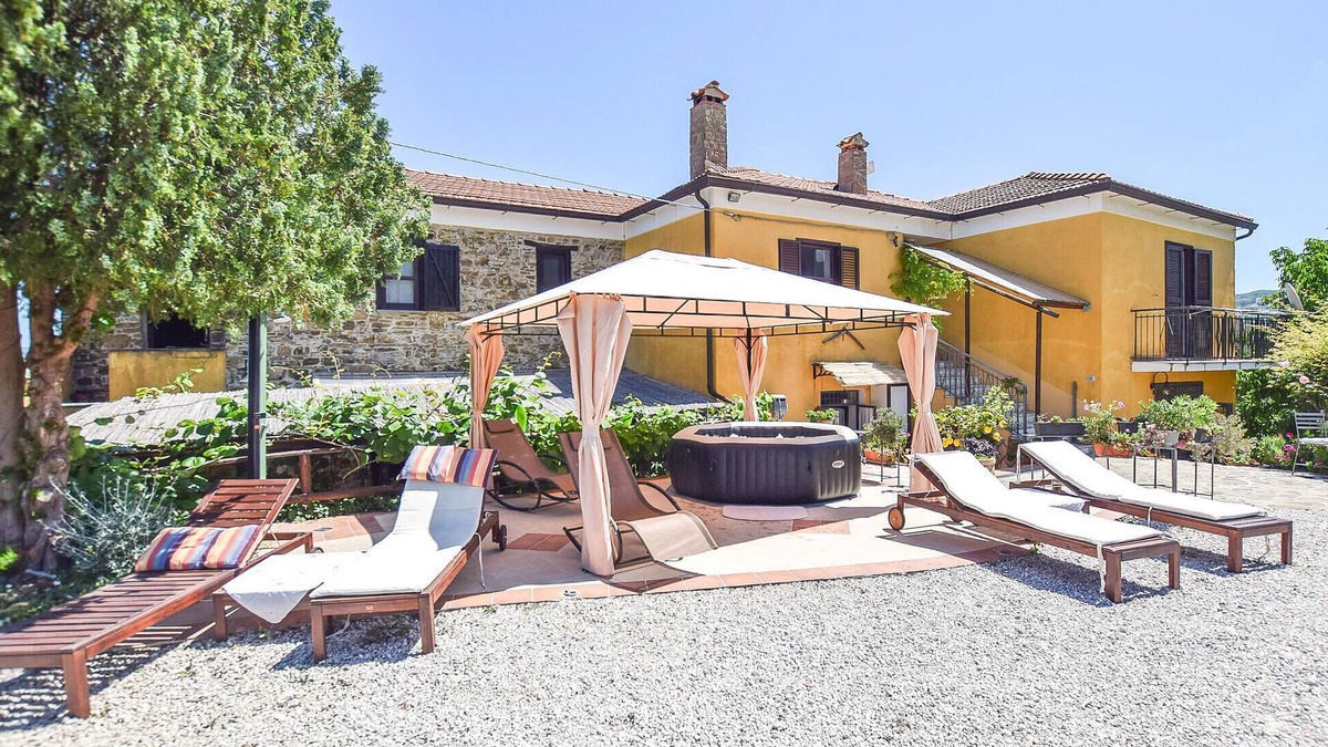 Laureana Cilento House | Pet friendly home in Laureana Cilento