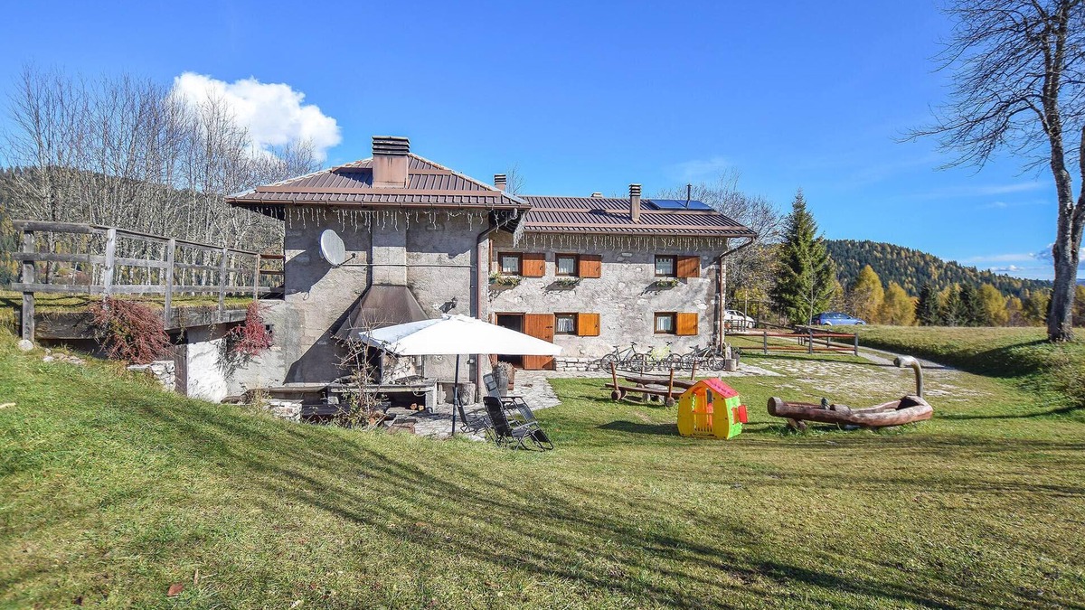 Castello Tesino House | Pet friendly home in Castello Tesino