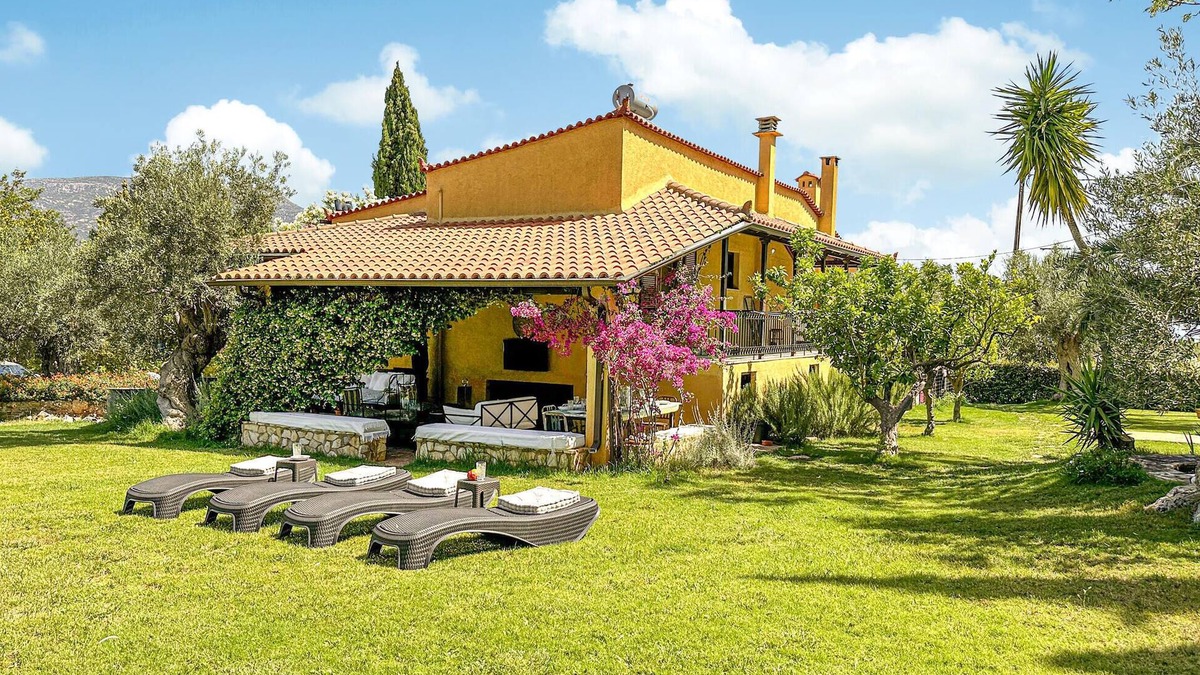 Astros House | Pet friendly home in Astros Arkadia