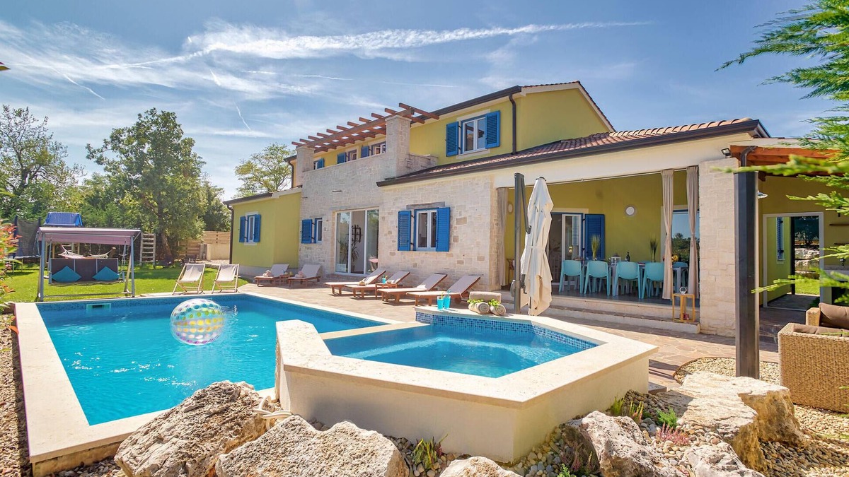 Muzini House | Pet friendly home in Naselje Muzini