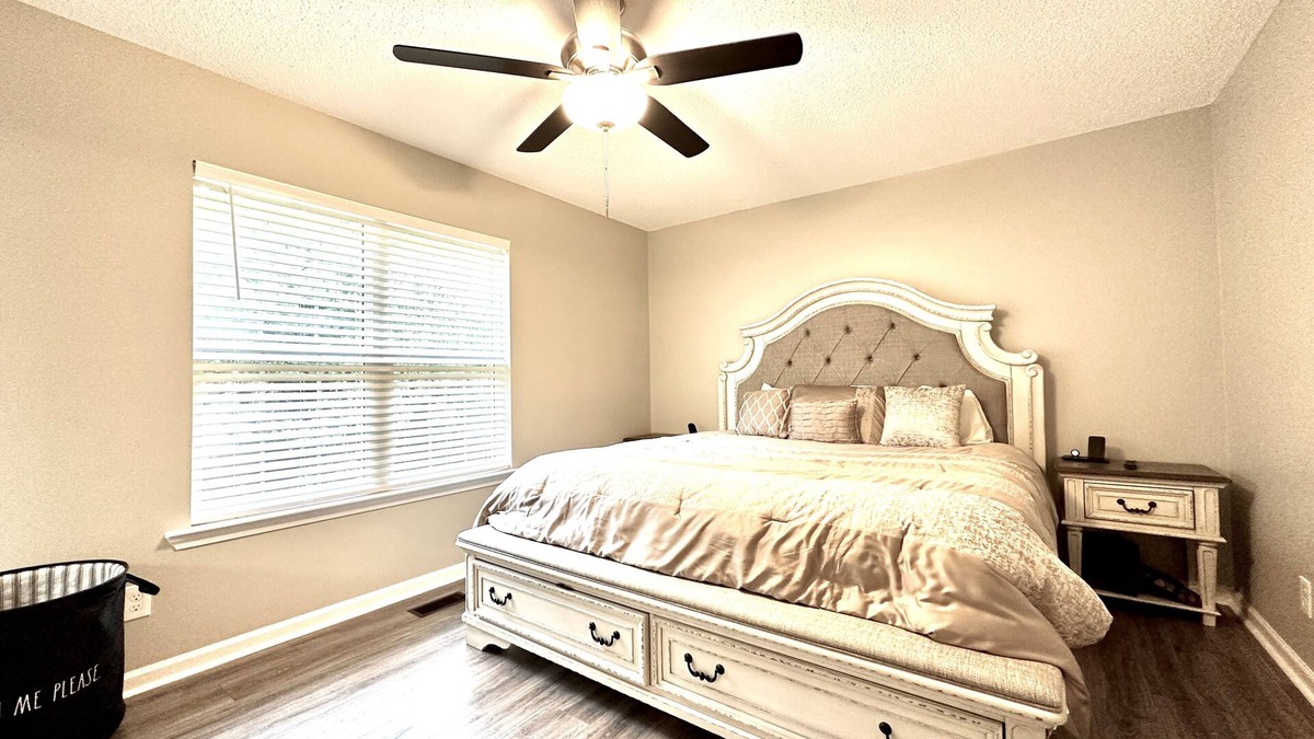 Troutman House | Pet Friendly Home 2 minutes from Lake Norman State Park 3BR/2BA
