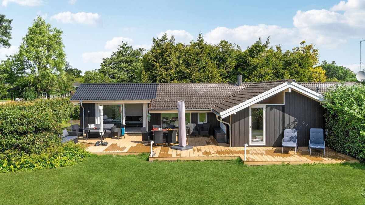 Dronningmolle House | Pet friendly home in Dronningmølle