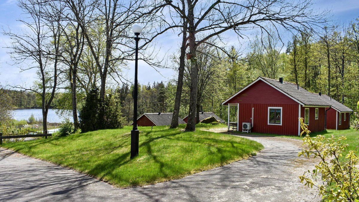 Asarum House | Pet friendly home in Asarum