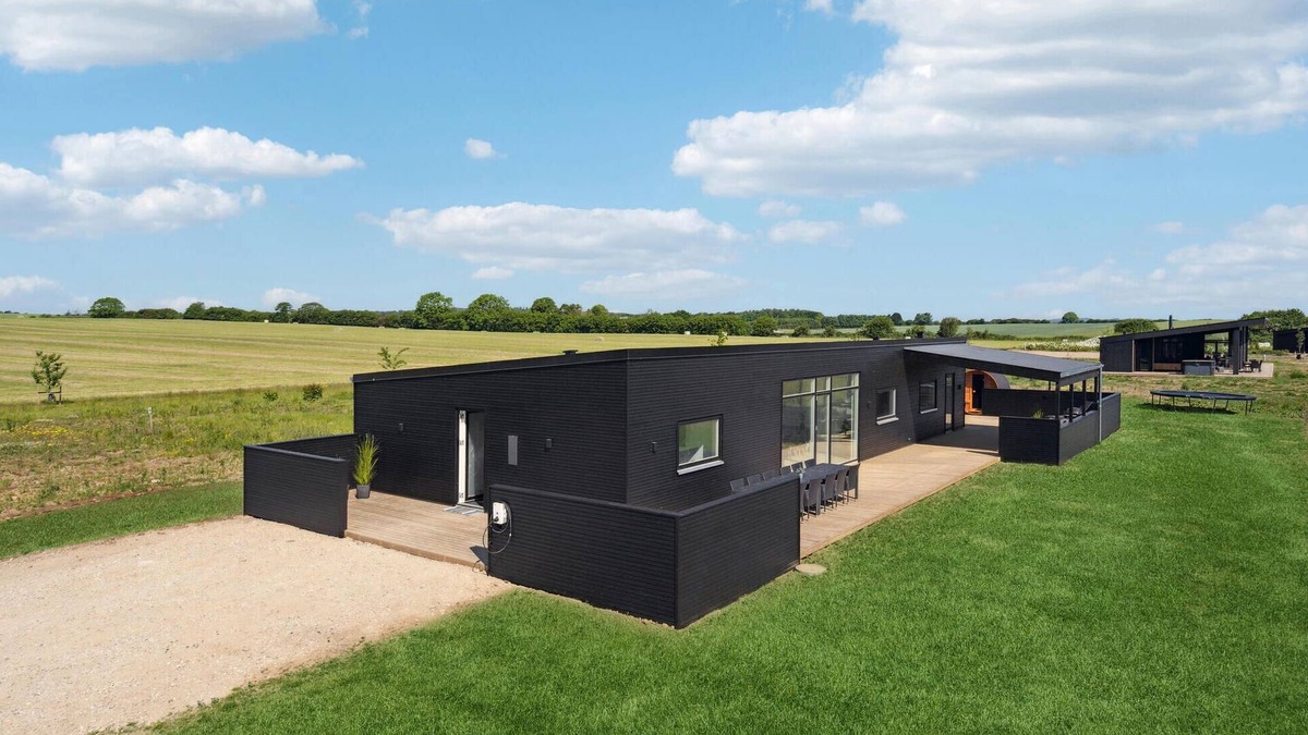 Hvidbjerg Strand House | Pet friendly home in Børkop with WiFi