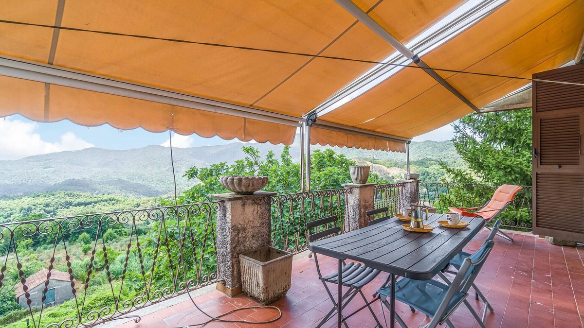 Carro House | Pet friendly home in Carro