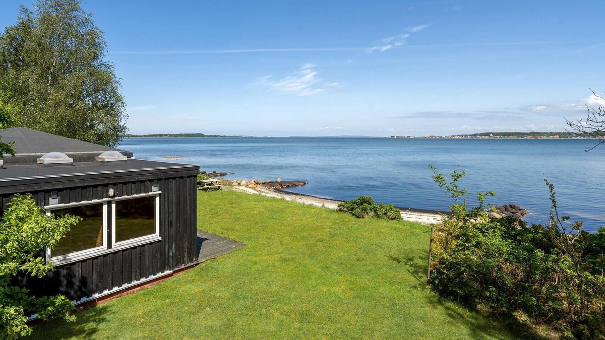 Ronbjerg House | Pet friendly home in Nykøbing M