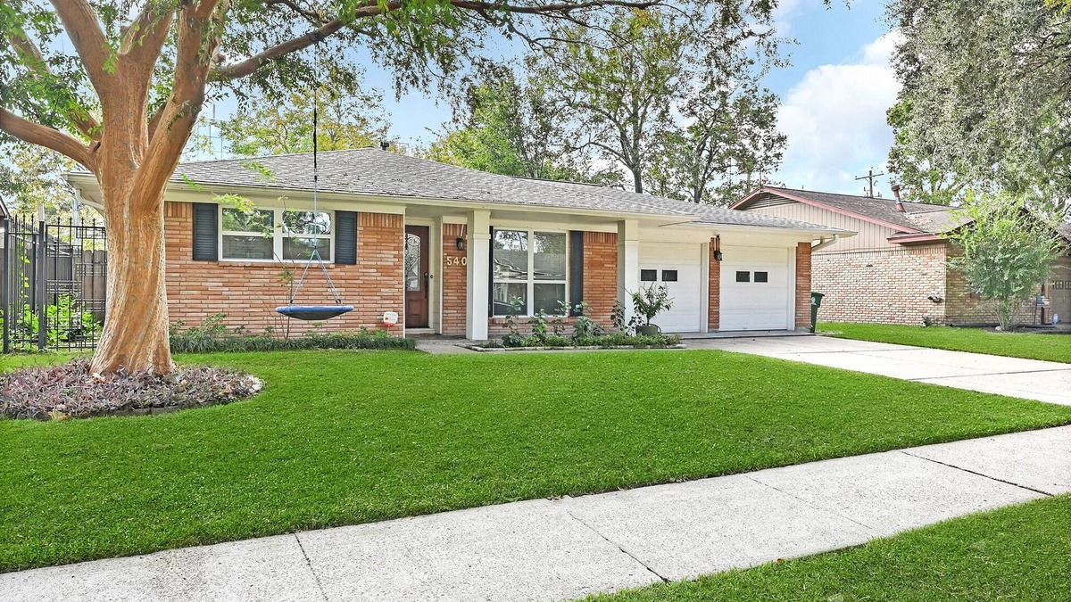 Garden Oaks House | Pet Friendly Home in Garden Oaks/Forest Oak area Lrg 4 Bedroom Home