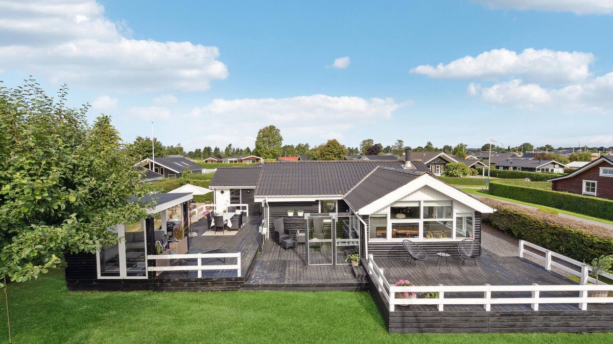 Hejlsminde Strand House | Pet friendly home in Hejls