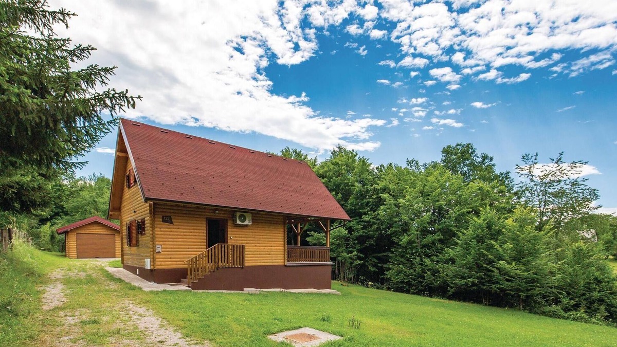 Gospic House | Pet friendly home in Licki Osik