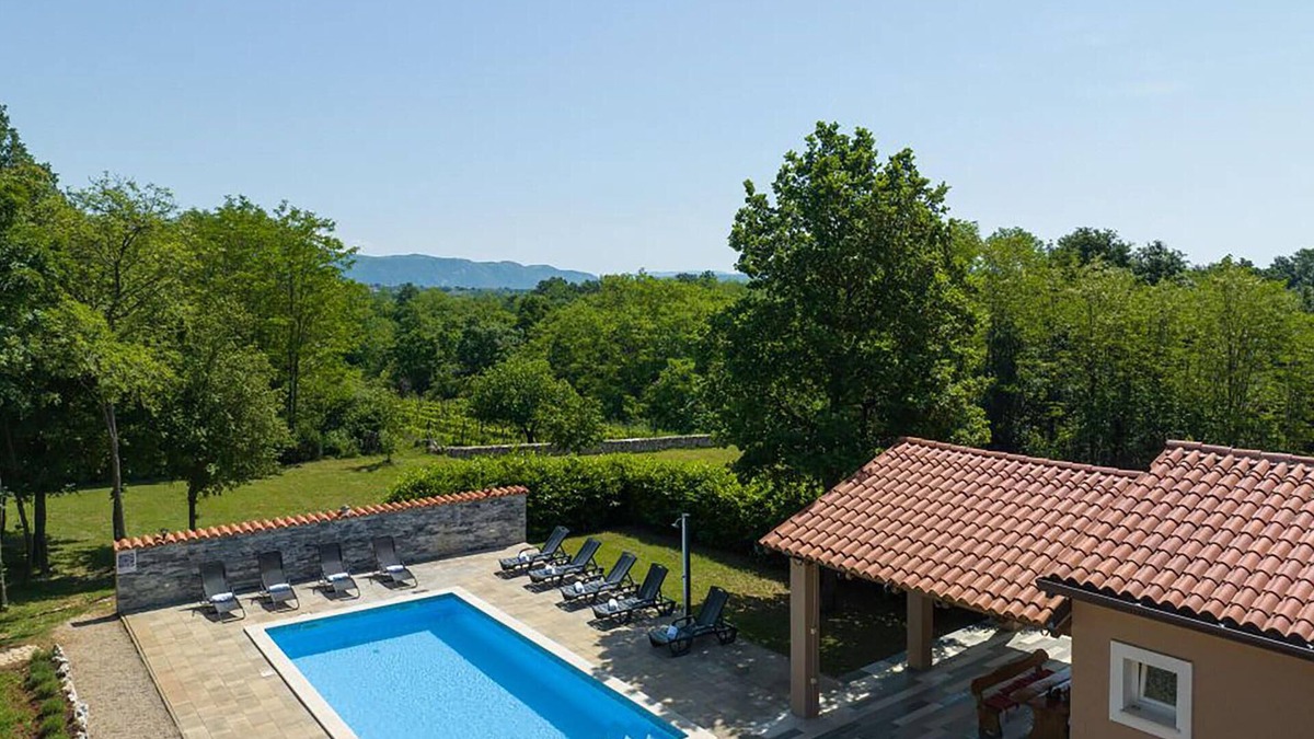 Zupanici House | Pet friendly home in Nedescina