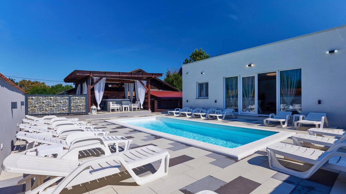 Kapela House | Pet friendly home in Kapela with sauna
