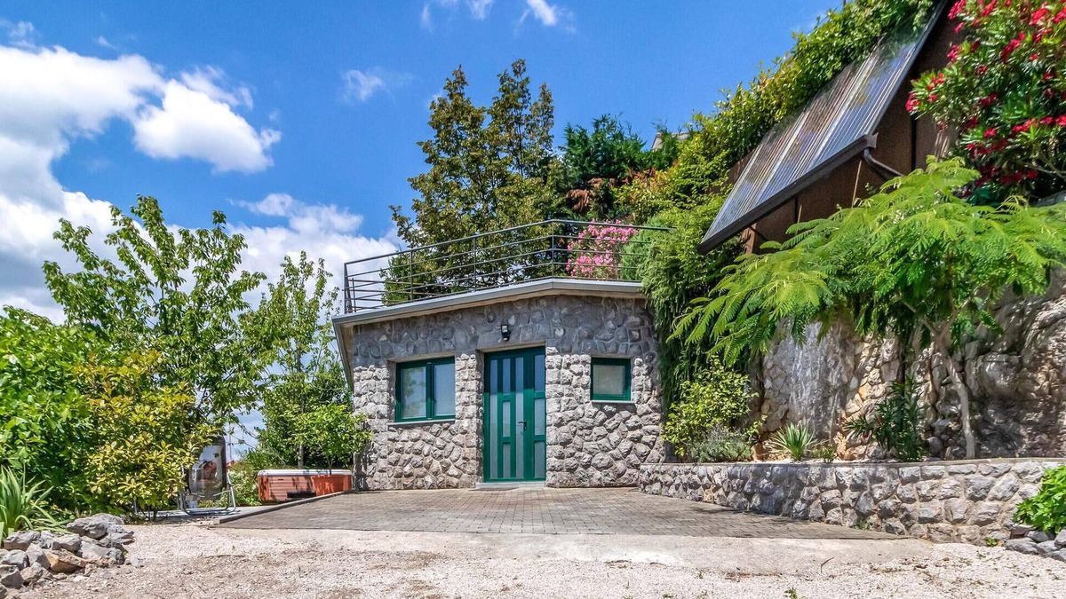 Bezjaki House | Pet friendly home in Marinici with WiFi
