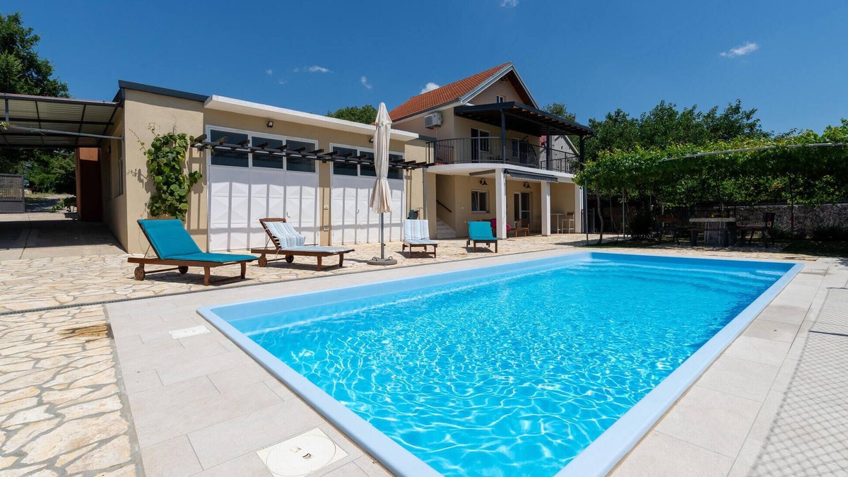 Zaton Obrovacki House | Pet friendly home in Obrovac with WiFi