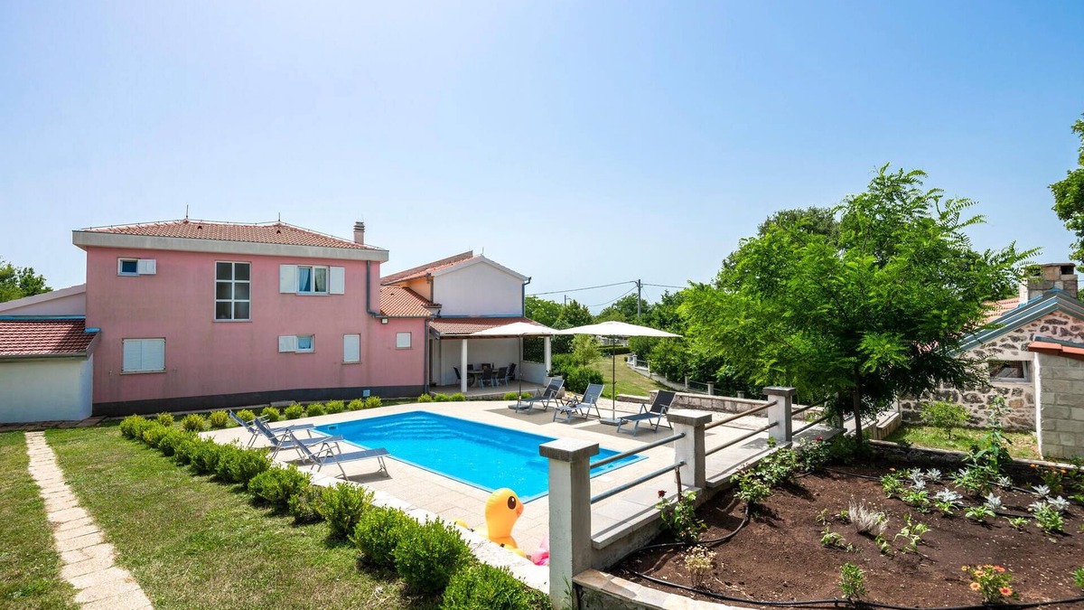 Lovrec House | Pet friendly home in Studenci