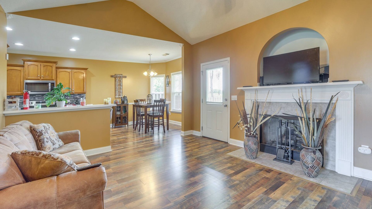 Moundville House | Pet-Friendly Home w/Fenced Backyard in Moundville