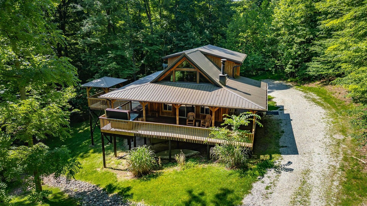 Unionville Cabin | Pet friendly, hot tub, fire pit, located by Lake Lemon