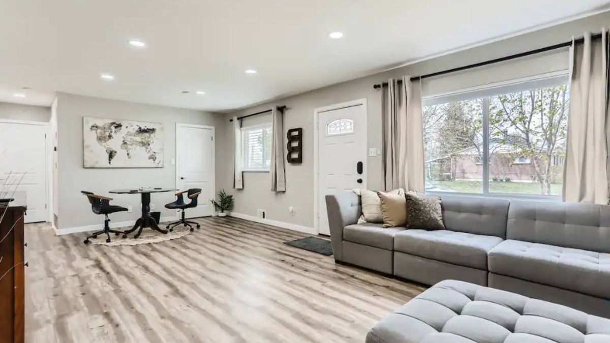 Alta Vista Area House | Pet friendly house near mountains, ski resorts with 4bds/3baths, office & patio