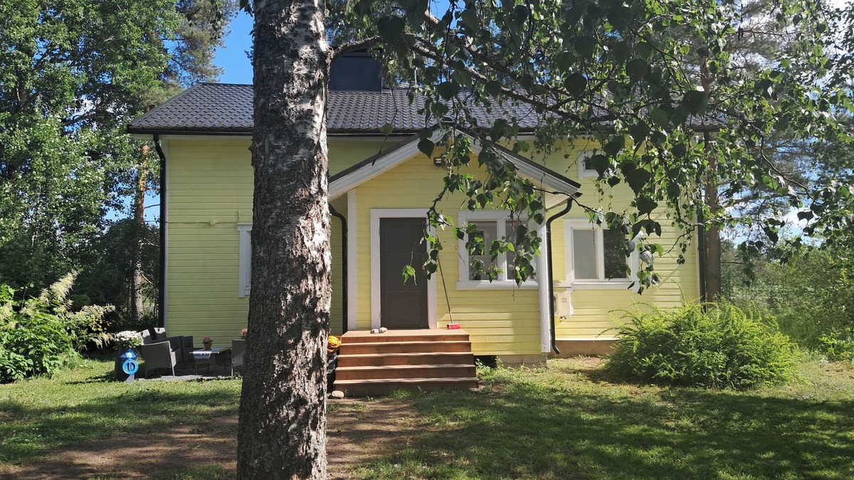 Elimaki House | Pet friendly house with wood sauna - Sleeps 8