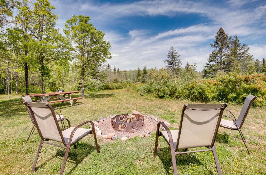 Iron River House | Pet-Friendly Iron River Cabin with Fire Pit!