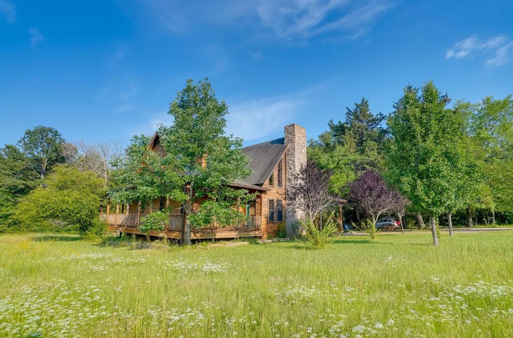 Jefferson House | Pet-Friendly Jefferson Home Near Lake O the Pines