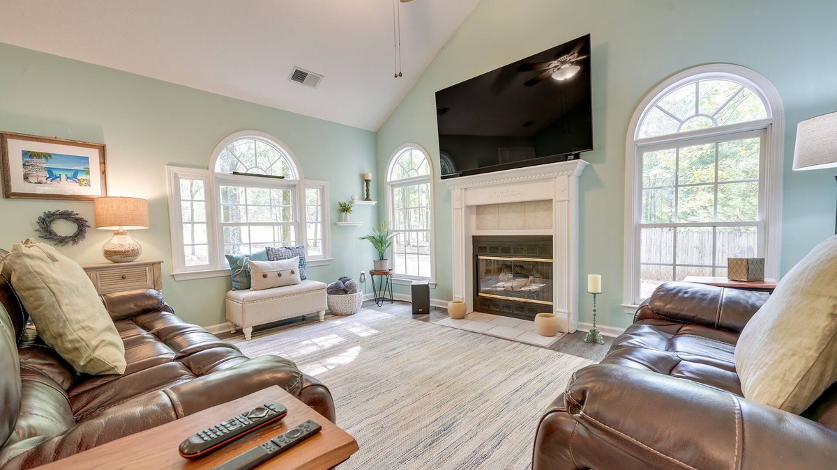 LaGrange House | Pet-Friendly LaGrange Vacation Rental w/Deck!