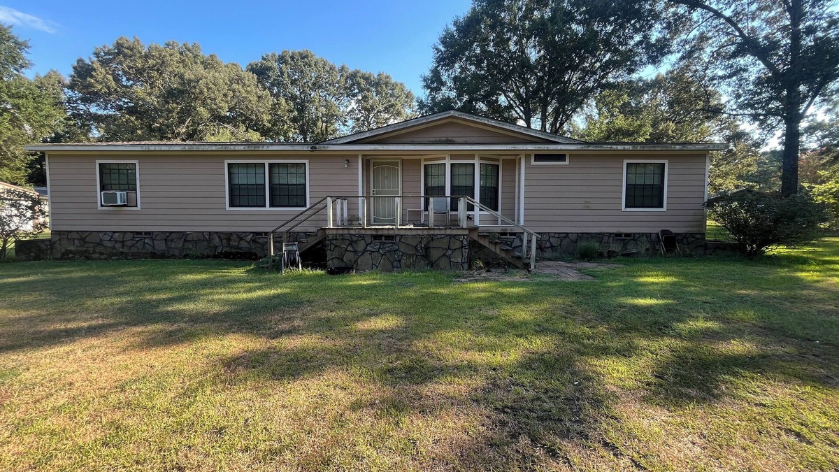 Ore City House | Pet Friendly - Lakeside Retreat - Wheel Chair Accessible