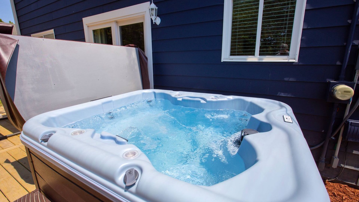 Bay City House | Pet-Friendly | Large Group | Hot Tub - All Year