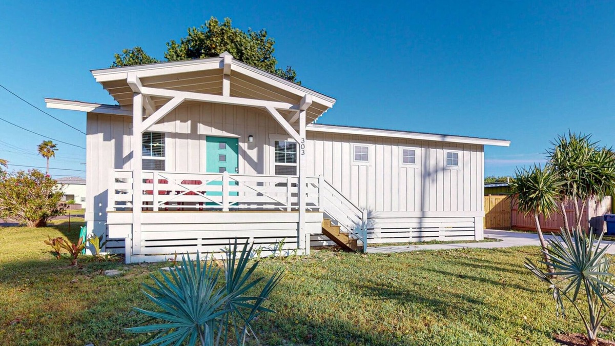 Port Aransas House | Pet Friendly, Large Fenced Yard, Shaded Back Porch, Ample Parking