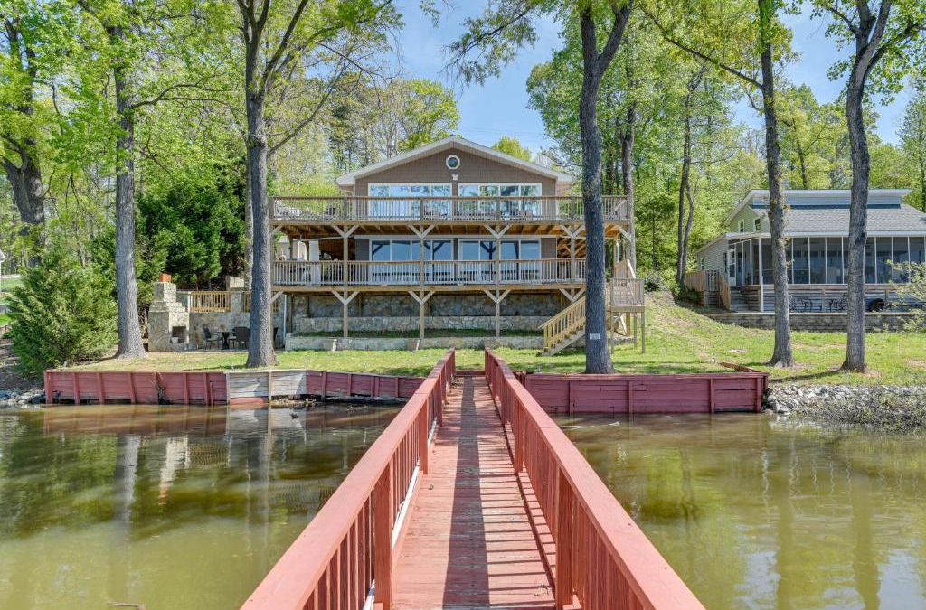 Southmont House | Pet-Friendly Lexington Vacation Rental on Lake!