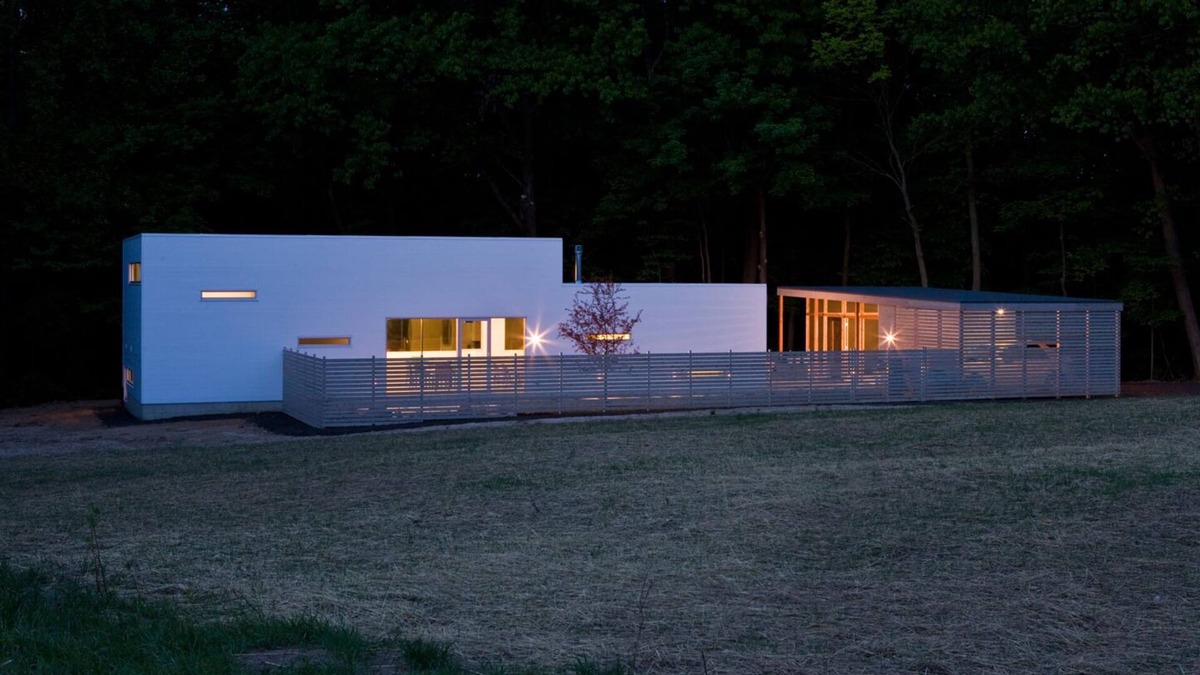 La Porte House | Pet friendly, Modern, Unique - Near Orchards & Lakes