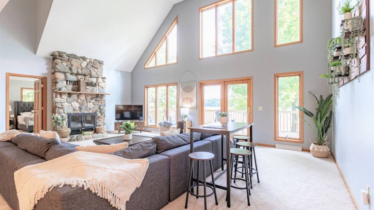 Mosinee House | Pet-Friendly Mosinee Retreat w/Private Dock!