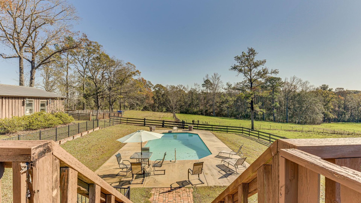 Enterprise Cabin | Pet-Friendly Opp Vacation Rental w/Spacious Deck!