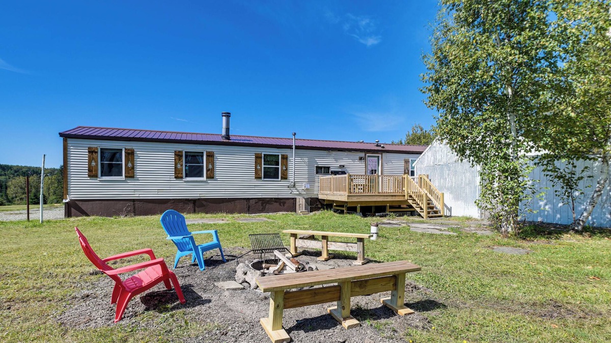 Perham House | Pet-Friendly Perham Home: Fire Pit + Trail Access!