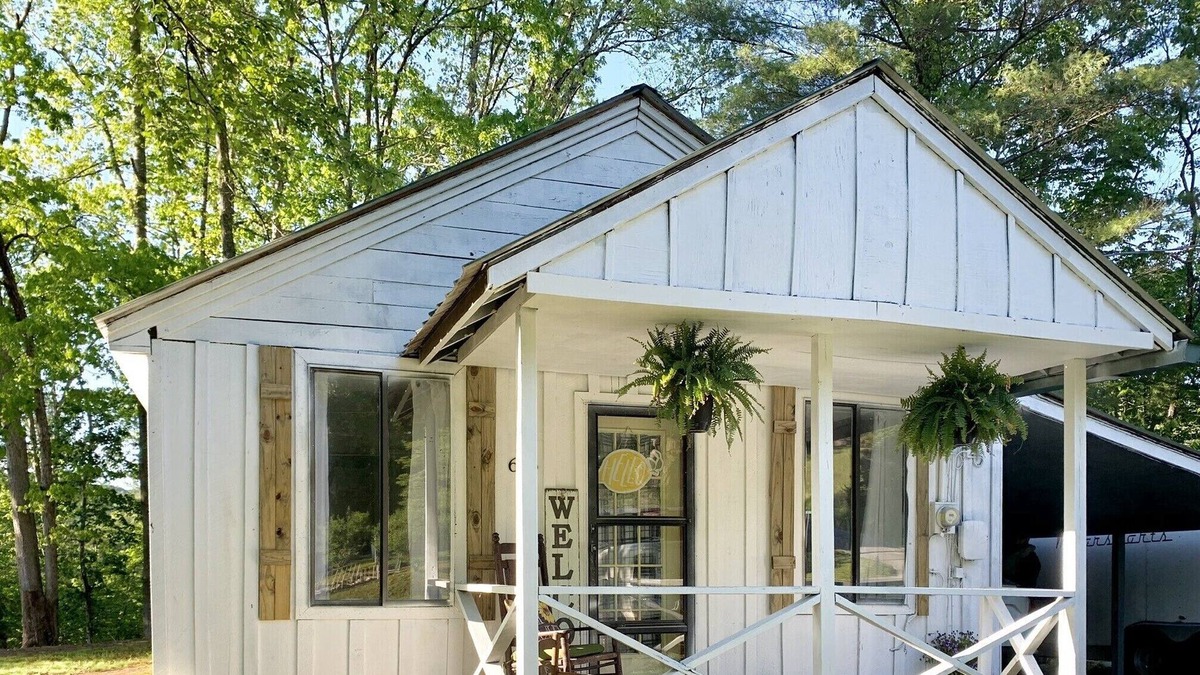 Harriman Cottage | Pet friendly, private home with plenty of parking!