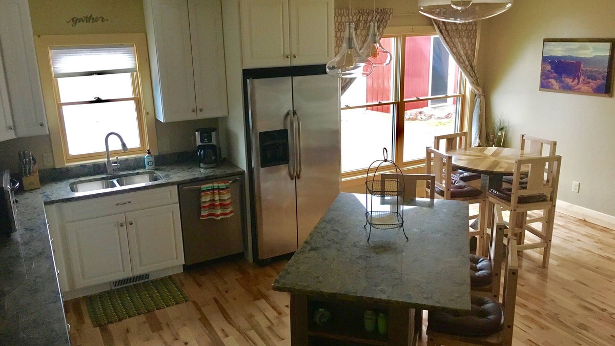 Williamsburg House | Pet friendly, quiet and quaint location between Traverse City and Elk Rapids.