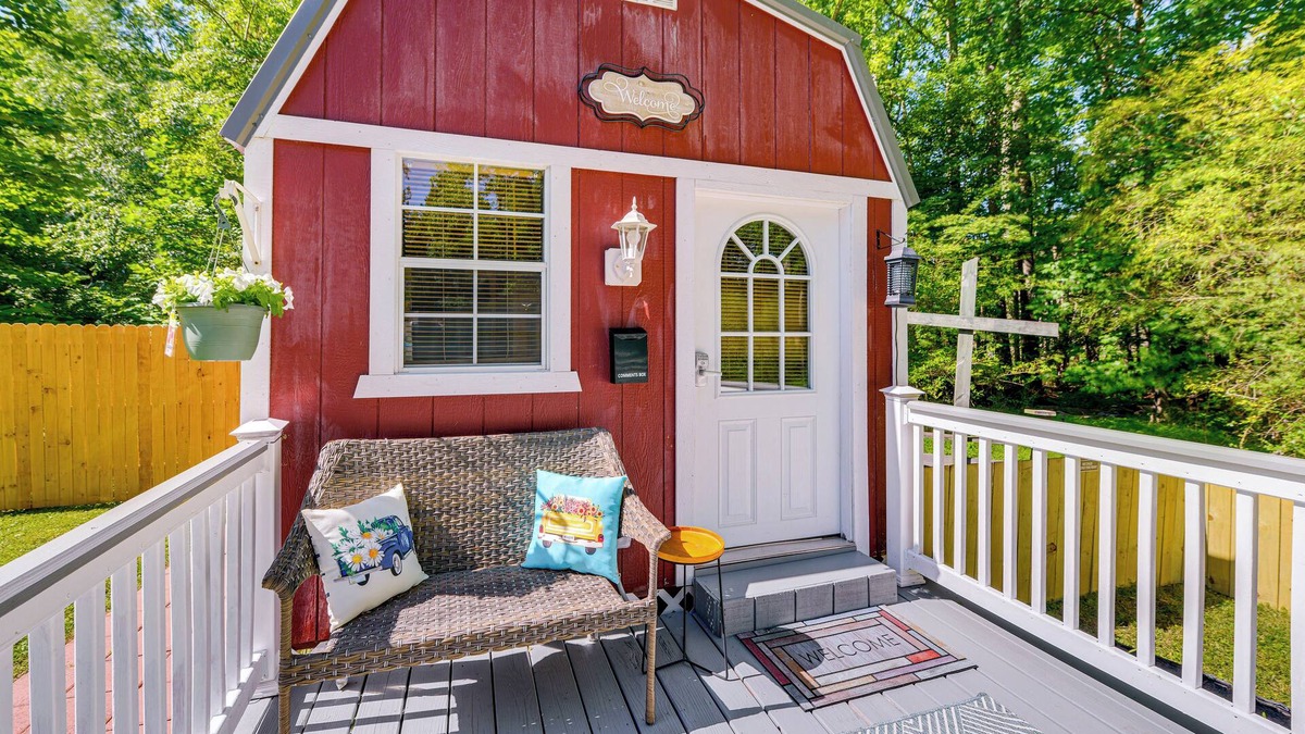 Raleigh Apartment | Pet-Friendly Raleigh Tiny Home w/Patio