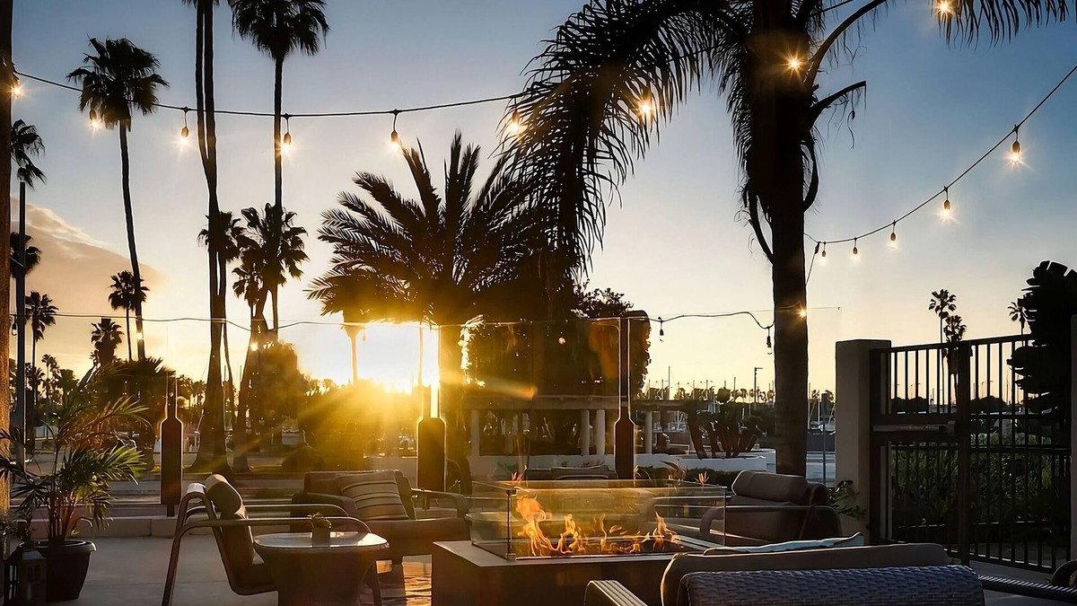 South Redondo Hotel | Pet-Friendly Redondo Beach Getaway! Balcony & Near Clark Stadium