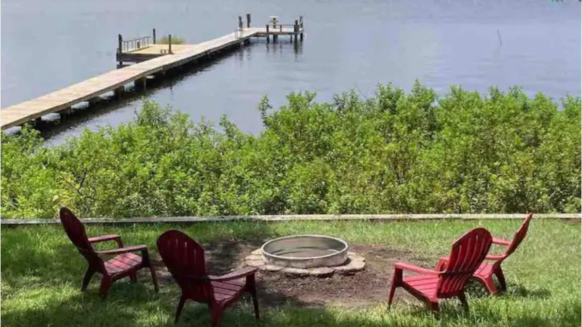 Florahome Cottage | Pet Friendly "Reel Chill" Lakehouse