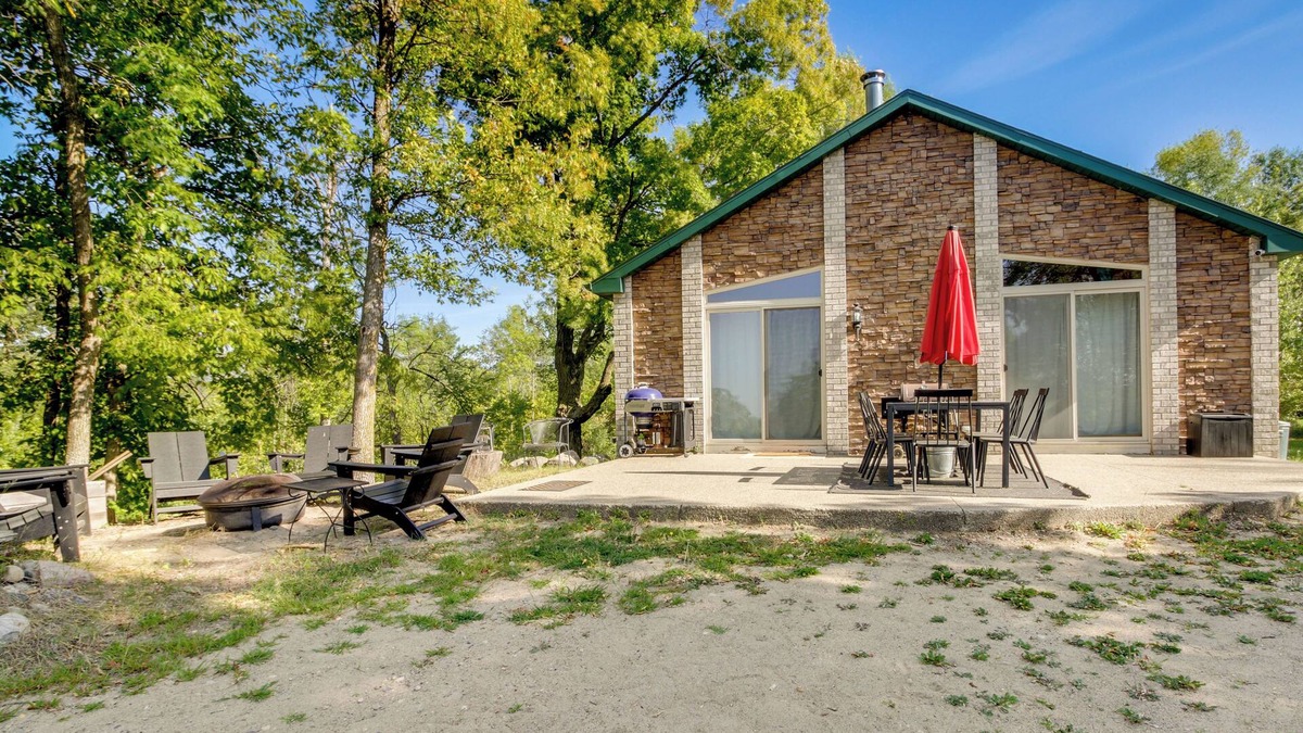 Richville Cabin | Pet-Friendly Richville Vacation Rental w/Dock!