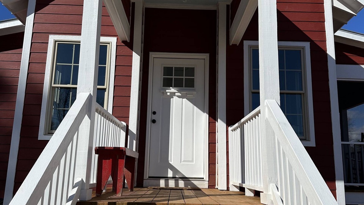 Ridge House | Pet-Friendly Romantic Cottage on Working Farm