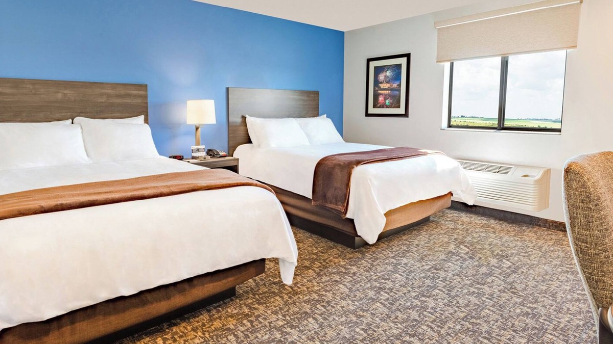 Pooler Hotel | Pet-Friendly Room w/Kitchen, Free Parking, Breakfast Available